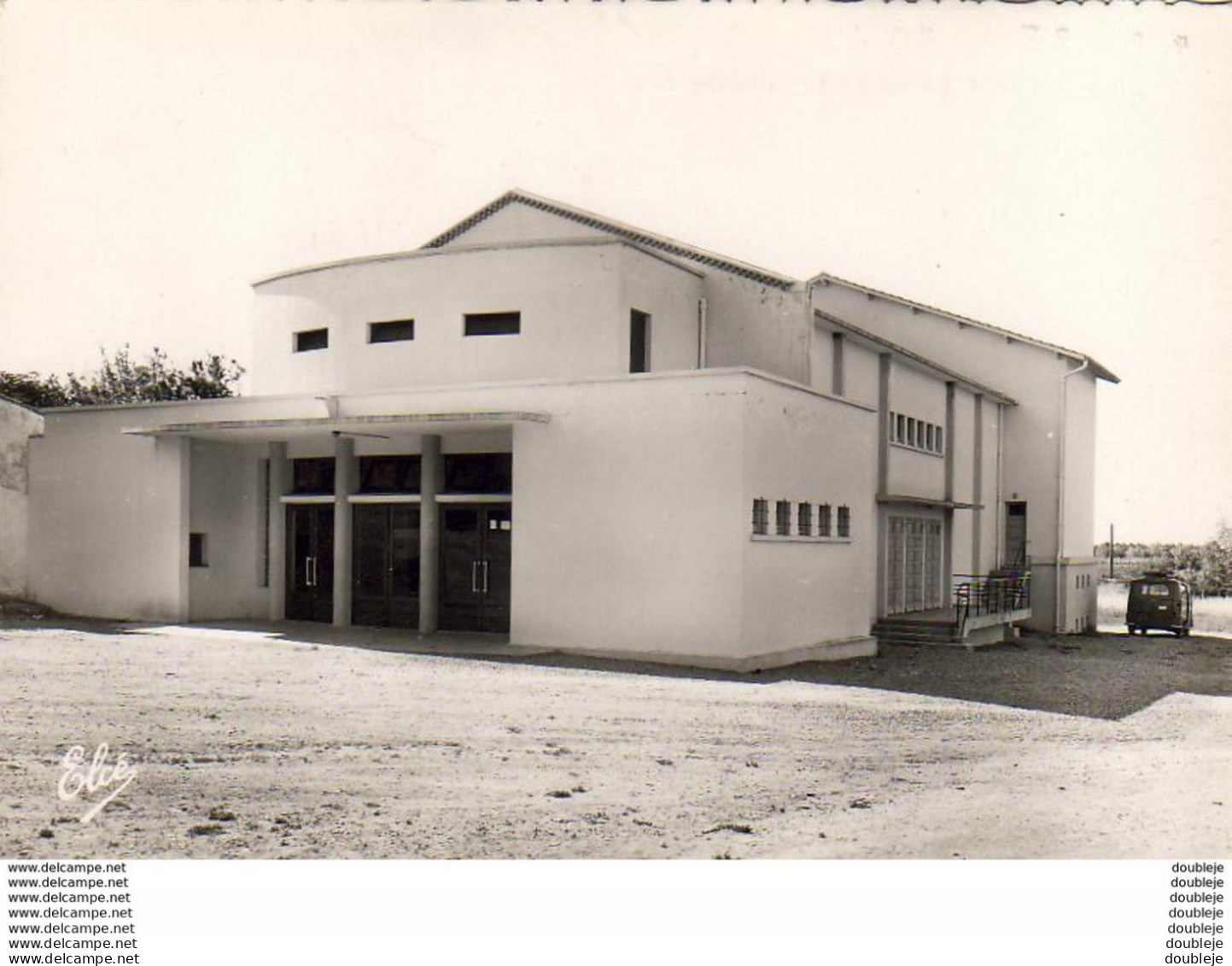 D33 ANGLADE  La Salle Des Fêtes - Blaye