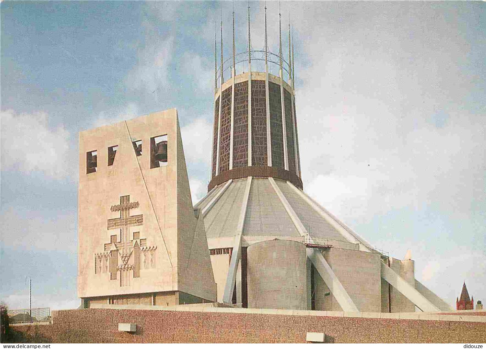 Angleterre - Liverpool - Metropolitan Cathedral Of Christ The King - Catéhdrale - The South Porch Entrance And Belfry -  - Liverpool