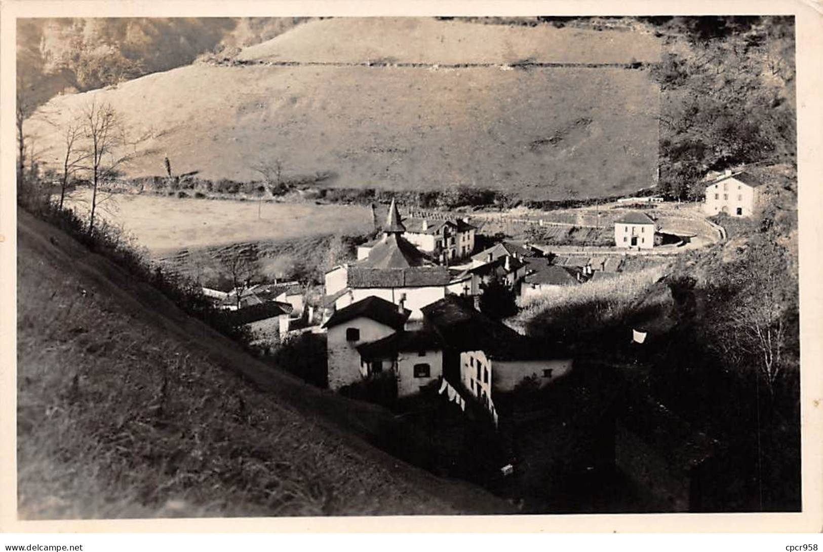 64 - Arnéguy - SAN22957 Le Bourg - CPSM 14X9 Cm - Arnéguy