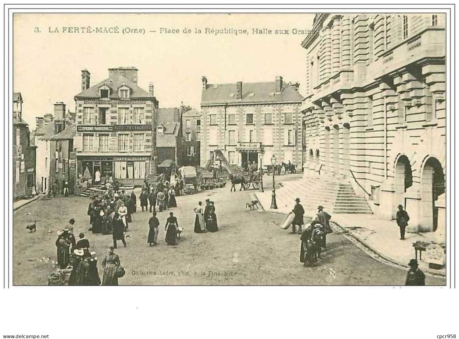 61.LA FERTE MACE.PLACE DE LA REPUBLIQUE, HALLE AUX GRAINS.CAFE DES HALLES..... - La Ferte Mace