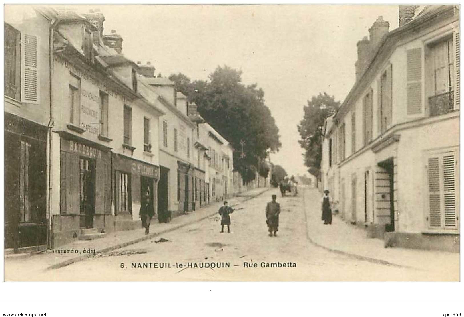 60.NANTEUIL LE HAUDOUIN.n°15643.RUE GAMBETTA - Nanteuil-le-Haudouin