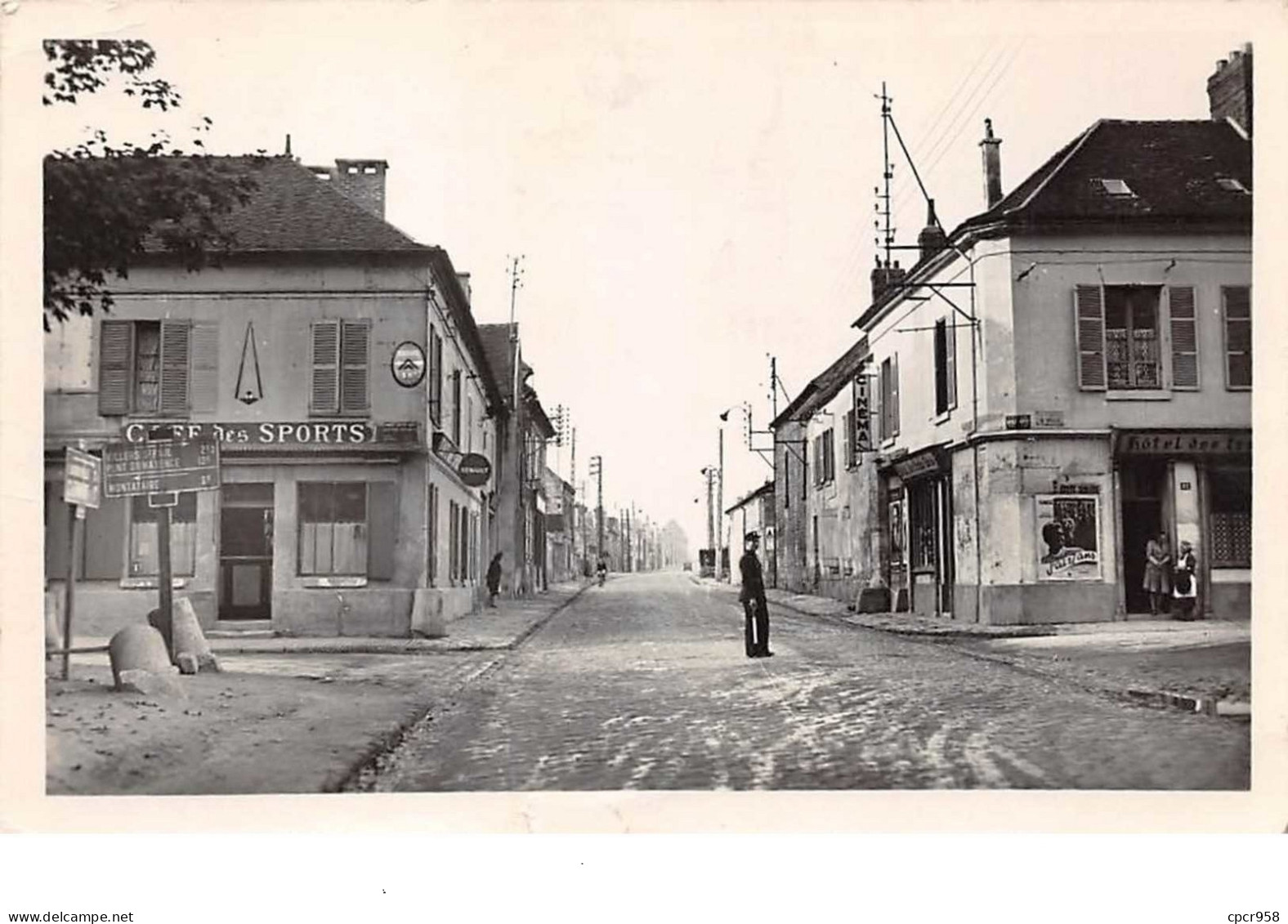 60 . N°101616  . Cpsm .9x14 Cm  .nogent Sur Oise .rue Faidherbe .cafe Des Sports .en L Etat  . - Nogent Sur Oise