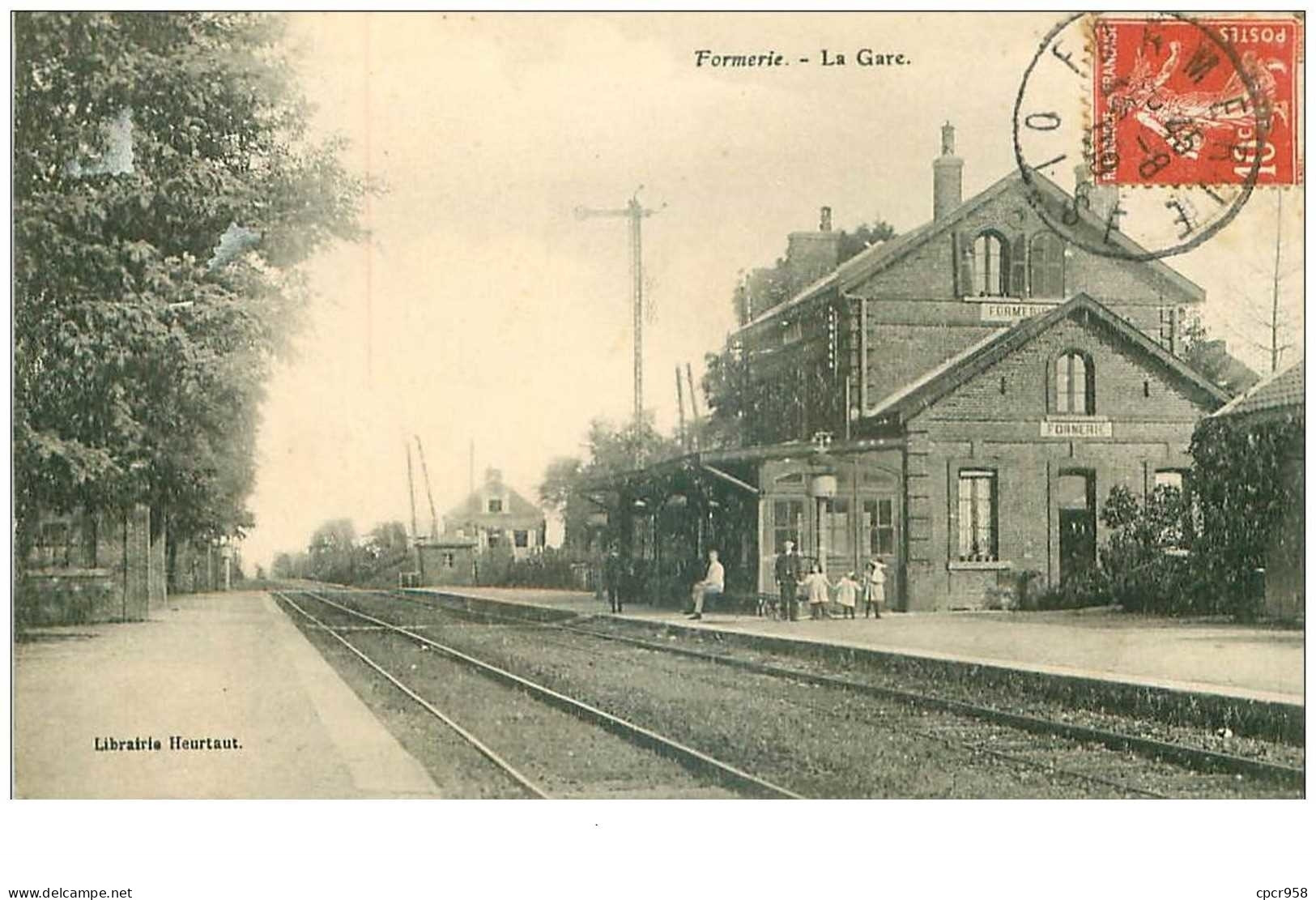 60 . N°37859 .formerie.la Gare. - Formerie