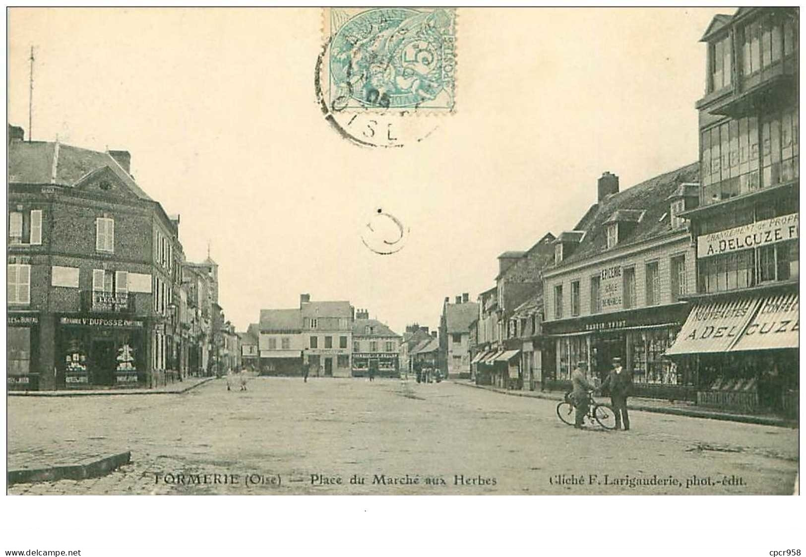 60 . N°37866 .formerie.place Du Marché Aux Herbes - Formerie