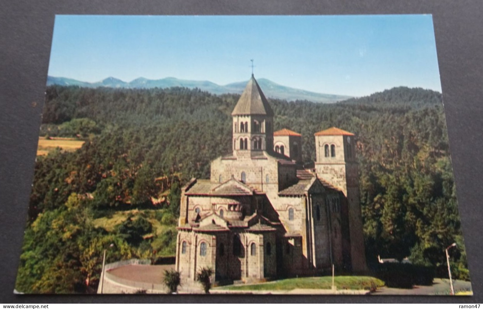 Saint-Nectaire - L'Eglise - "Haut Lieu" Du Roman Français - Edition Du Lys, Clermont-Ferrand - Kirchen U. Kathedralen