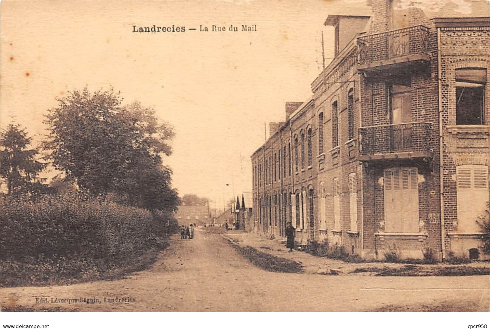 59 .n°108617 . Landrecies . La Rue Du Mail . - Landrecies