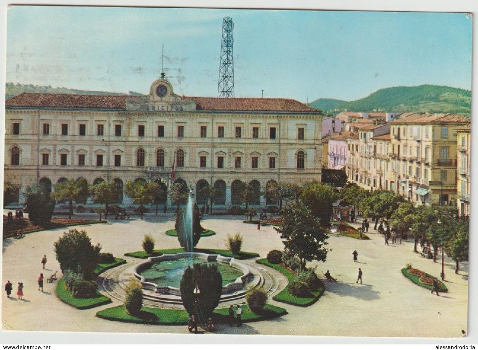 Cartolina Viaggiata Affrancata Campobasso Piazza Vittorio Emanuele 1969 Francobollo 25 Lire - Campobasso