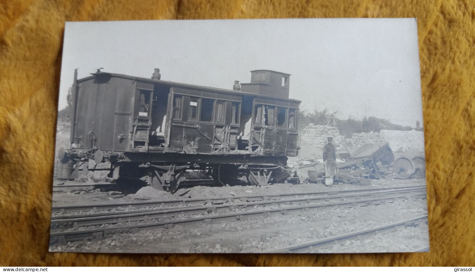 CPA PHOTO GUILLEMINOT PARIS WAGON DE CHEMIN DE FER ENDOMMAGE GUERRE ? - Zubehör