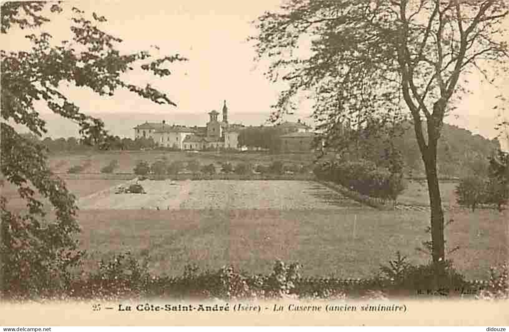 38 - La Cote Saint André - La Caserne (ancien Séminaire) - Carte Neuve - CPA - Voir Scans Recto-Verso - La Côte-Saint-André