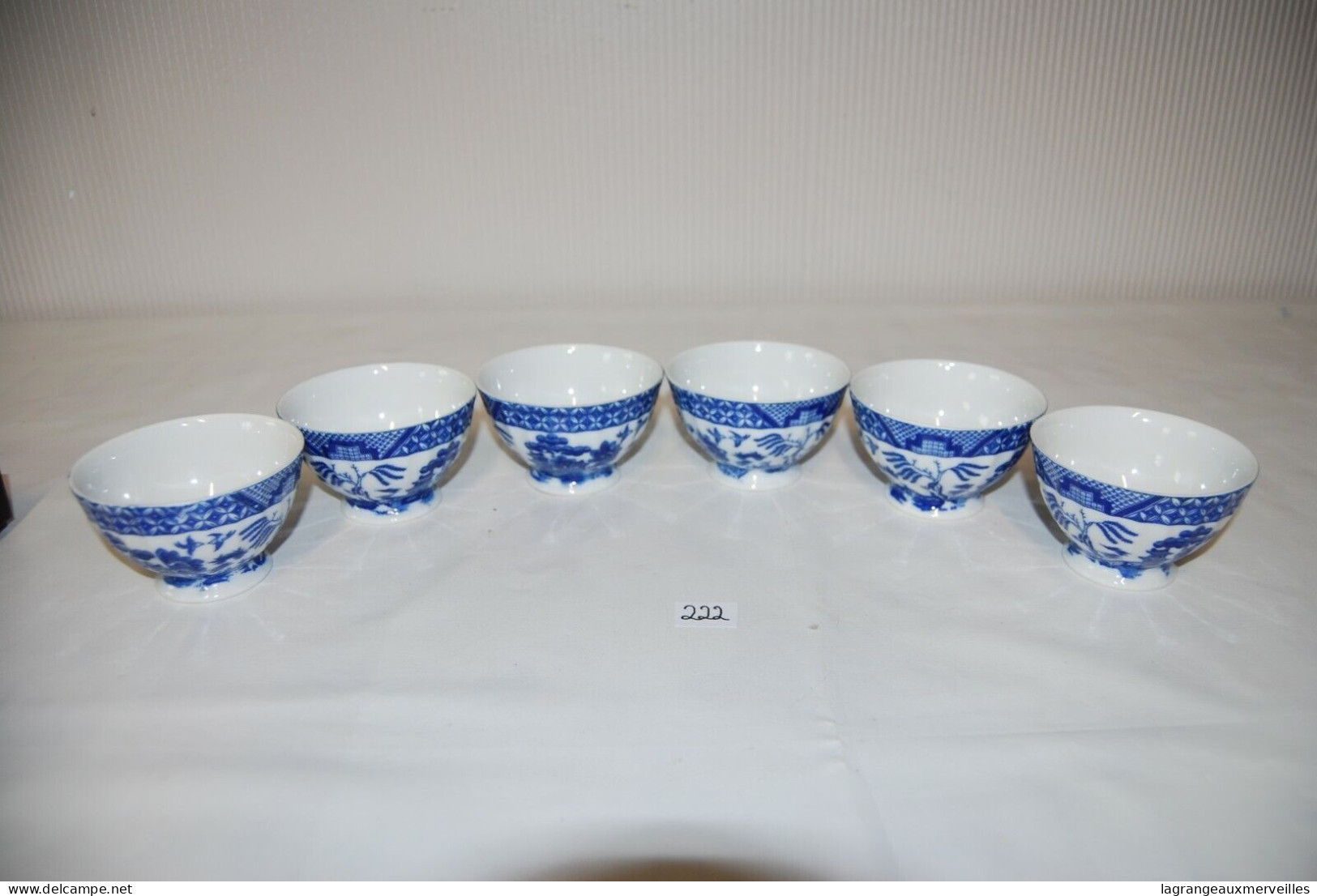 C222 6 Anciennes Tasses De Style Asiatique - Tassen