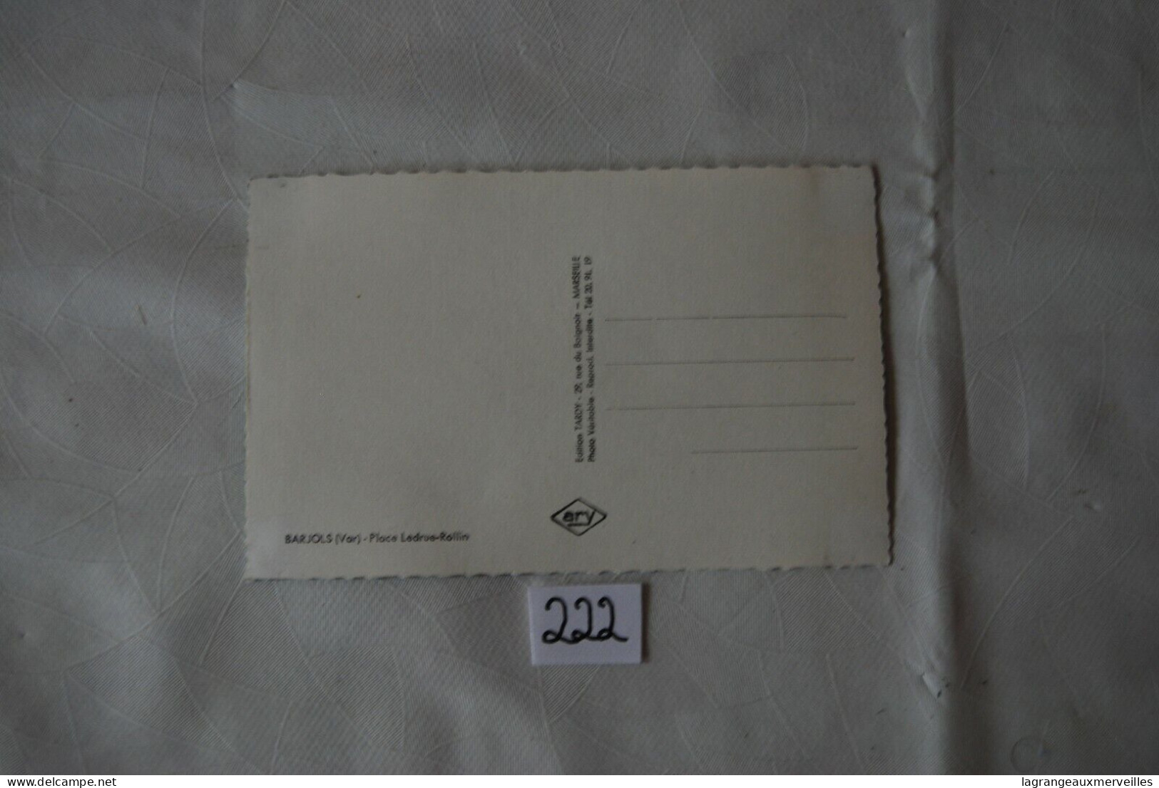 C222 Carte Postale- Barjols - Grand Place - Non Oblitérée - 83670 France - Barjols