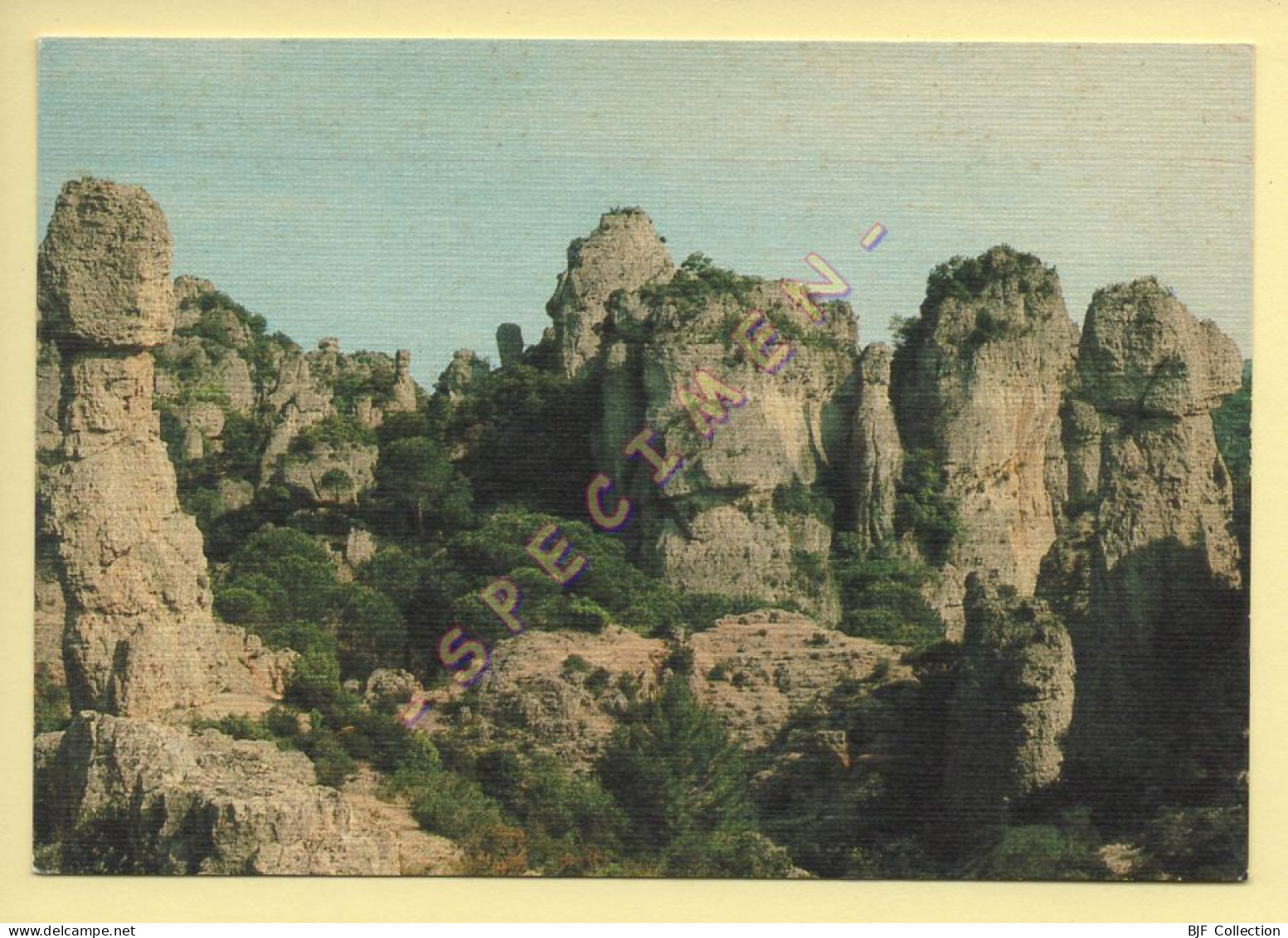 34. CLERMONT-L'HERAULT – Le Cirque De Moureze (voir Scan Recto/verso) - Clermont L'Hérault