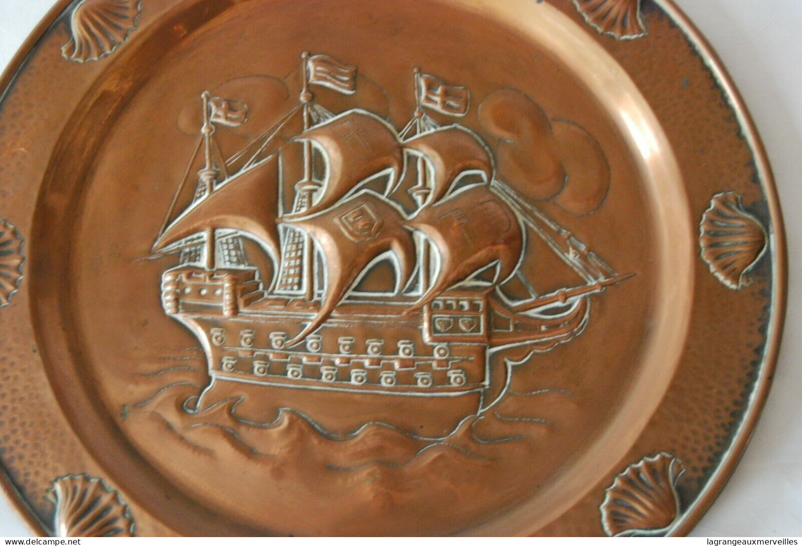 C222 Ancienne Assiette - Cuivre - Bateau - Koper