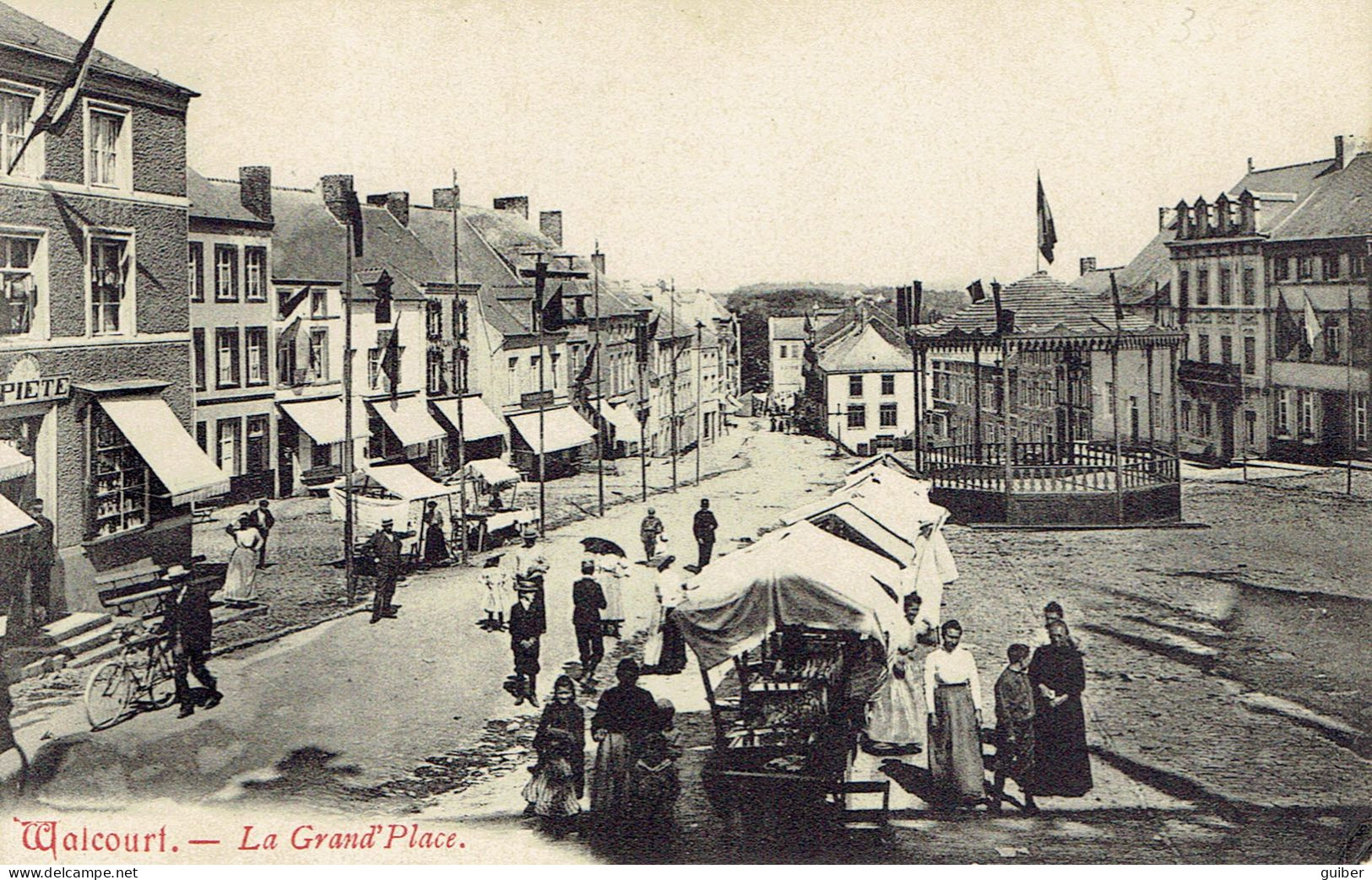 Walcourt La Grand'place  Le Marché - Walcourt