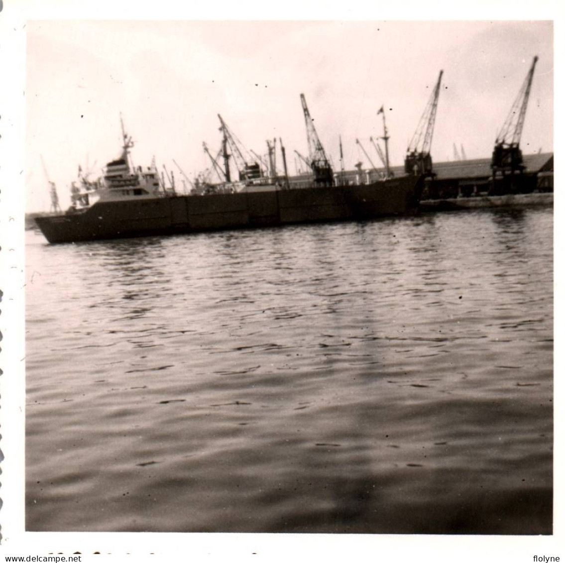 Bateau - Photo Ancienne Originale - Cargo Navire De Commerce ? - 8,7x8,7 Cm - Cargos