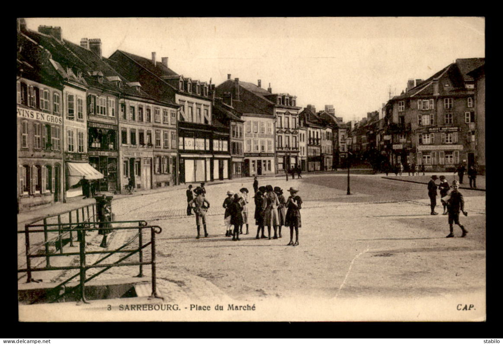 57 - SARREBOURG - PLACE DU MARCHE - QUINCAILLERIE E. KEIME - PHARMACIE SCIUS - Sarrebourg