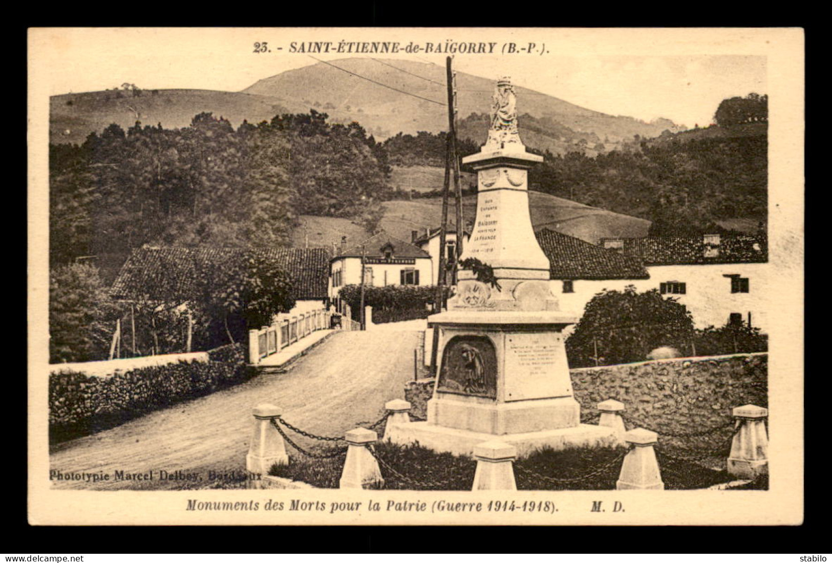 64 - ST-ETIENNE-DE-BAIGORRY - LE MONUMENT AUX MORTS - Saint Etienne De Baigorry