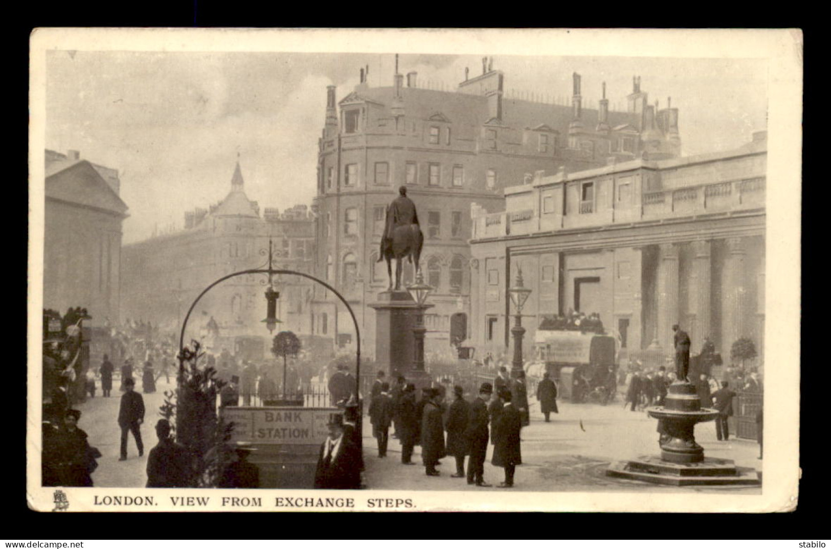 ROYAUME-UNI -ANGLETERRE - LONDON - VIEW FROM EXCHANGE STEPS - Whitehall