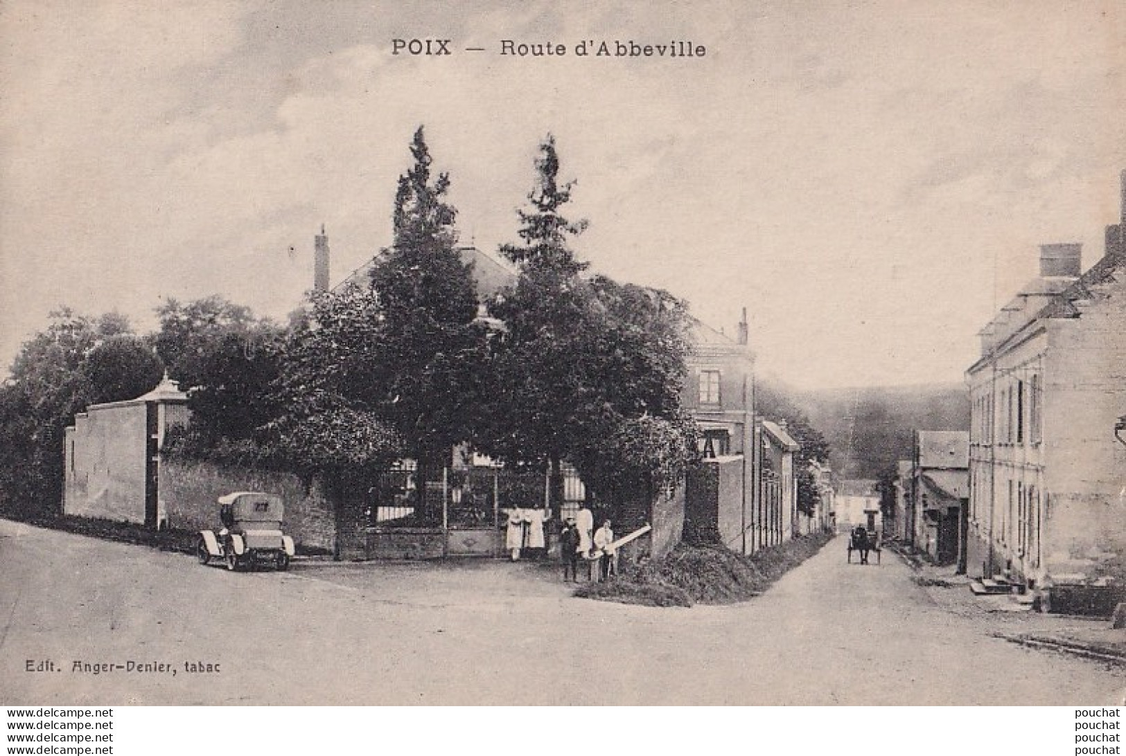 B13-80) POIX (SOMME) ROUTE ABBEVILLE   - ( ANIMEE - HABITANTS - AUTOMOBILE - 2 SCANS ) - Poix-de-Picardie