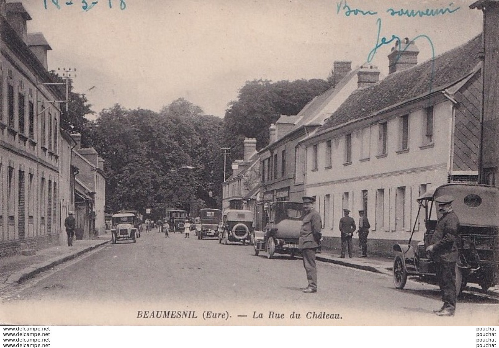 B16-27) BEAUMESNIL (EURE) LA RUE DU CHATEAU - ( ANIMEE - NOMBREUSES VOITURES - 2 SCANS ) - Beaumesnil