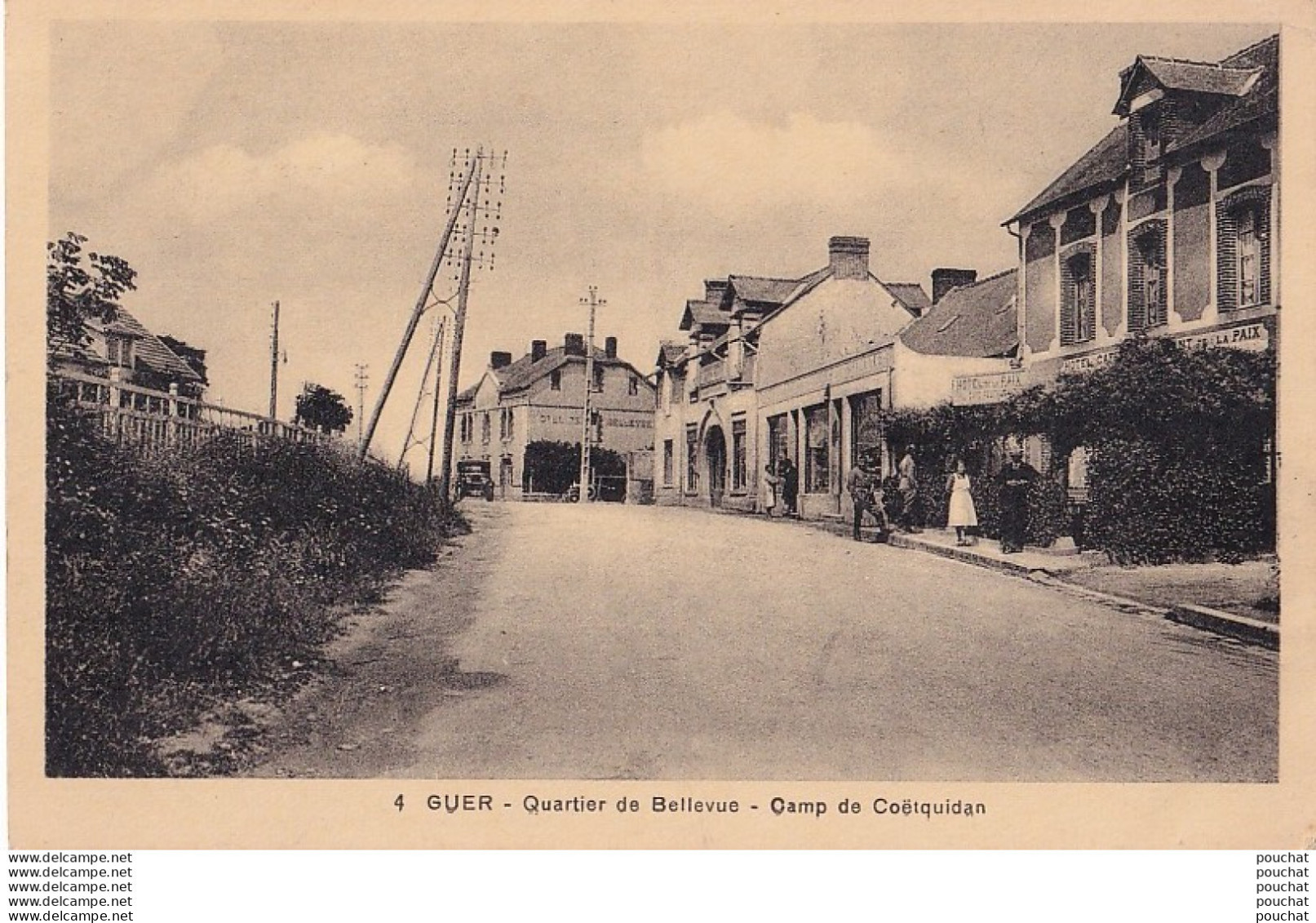 56) GUER (MORBIHAN) QUARTIER BELLEVUE CAMP DE COETQUIDAN - ( ANIMEE - CAFE - HOTEL - RESTAURANT DE LA PAIX - 2 SCANS ) - Guer Coetquidan