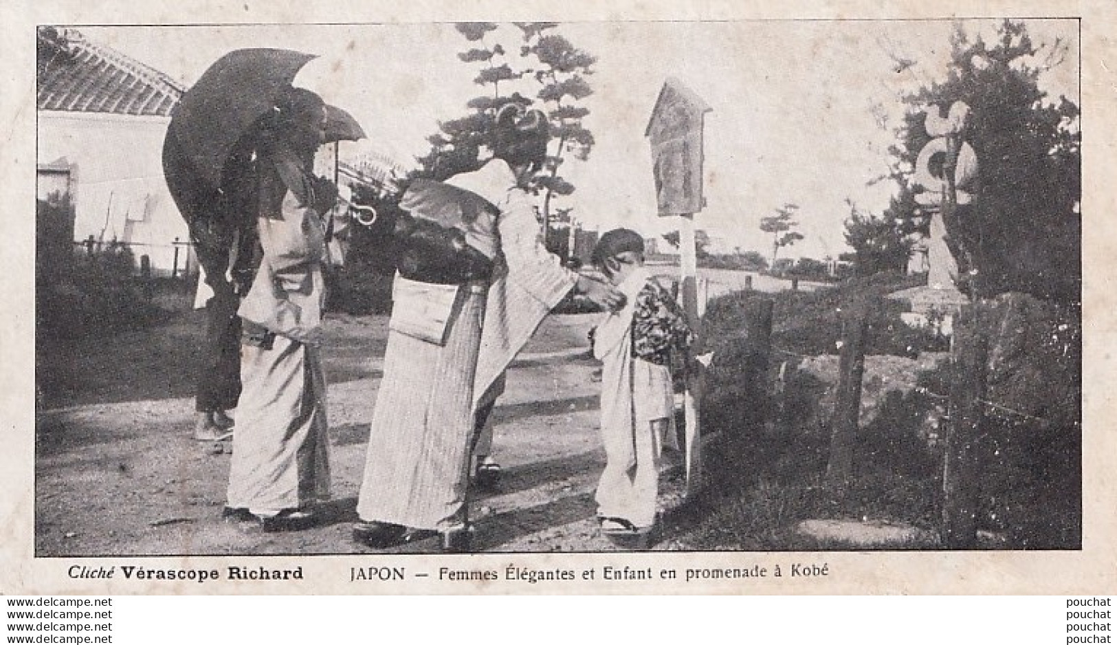 J28- KOBE - JAPON - FEMMES ELEGANTES ET ENFANT EN PROMENADE - CLICHE VERASCOPE RICHARD - ( 2 SCANS ) - Kobe