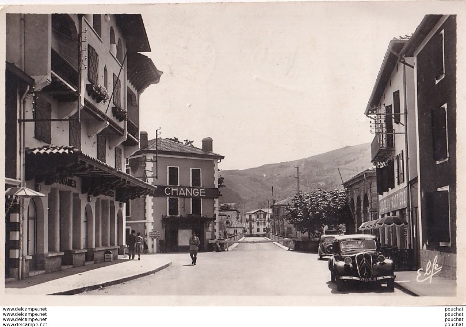 B13-64) BEHOBIE - LE PONT INTERNATIONAL LA DOUANE - AUTOMOBILE TRACTION CITROEN - ( OBLITERATION DE 1947 - 2 SCANS ) - Béhobie