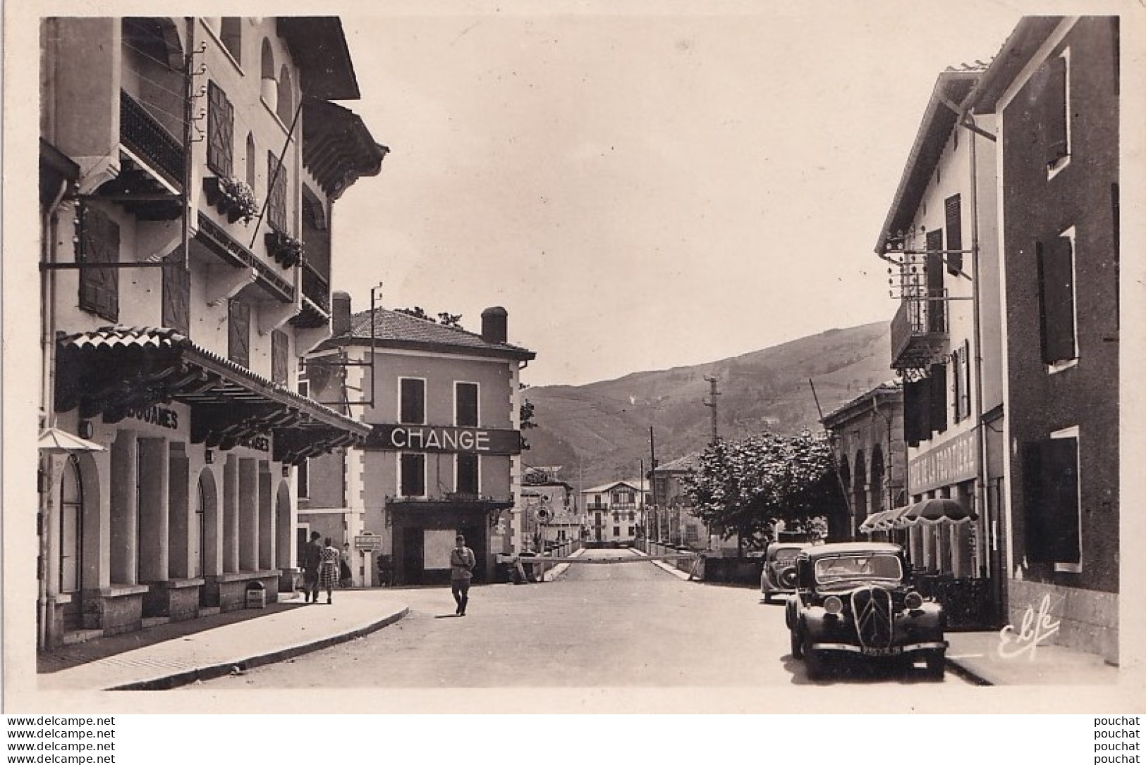 B14-64) BEHOBIE - LE PONT INTERNATIONAL LA DOUANE - AUTOMOBILE TRACTION CITROEN - ( OBLITERATION DE 1951 - 2 SCANS ) - Béhobie