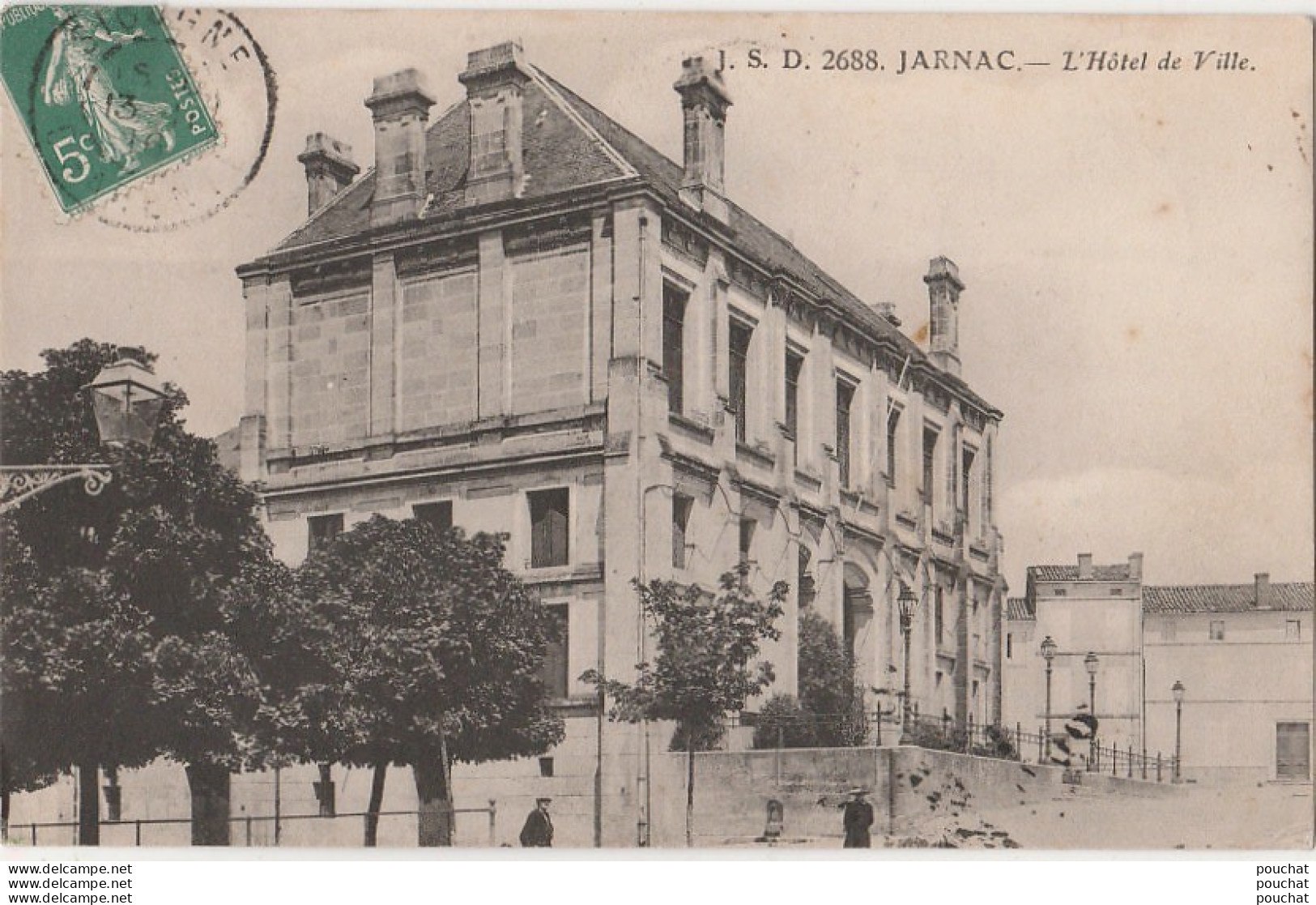 D13-16) JARNAC - L'HOTEL DE VILLE  - (PETITE ANIMATION) - Jarnac