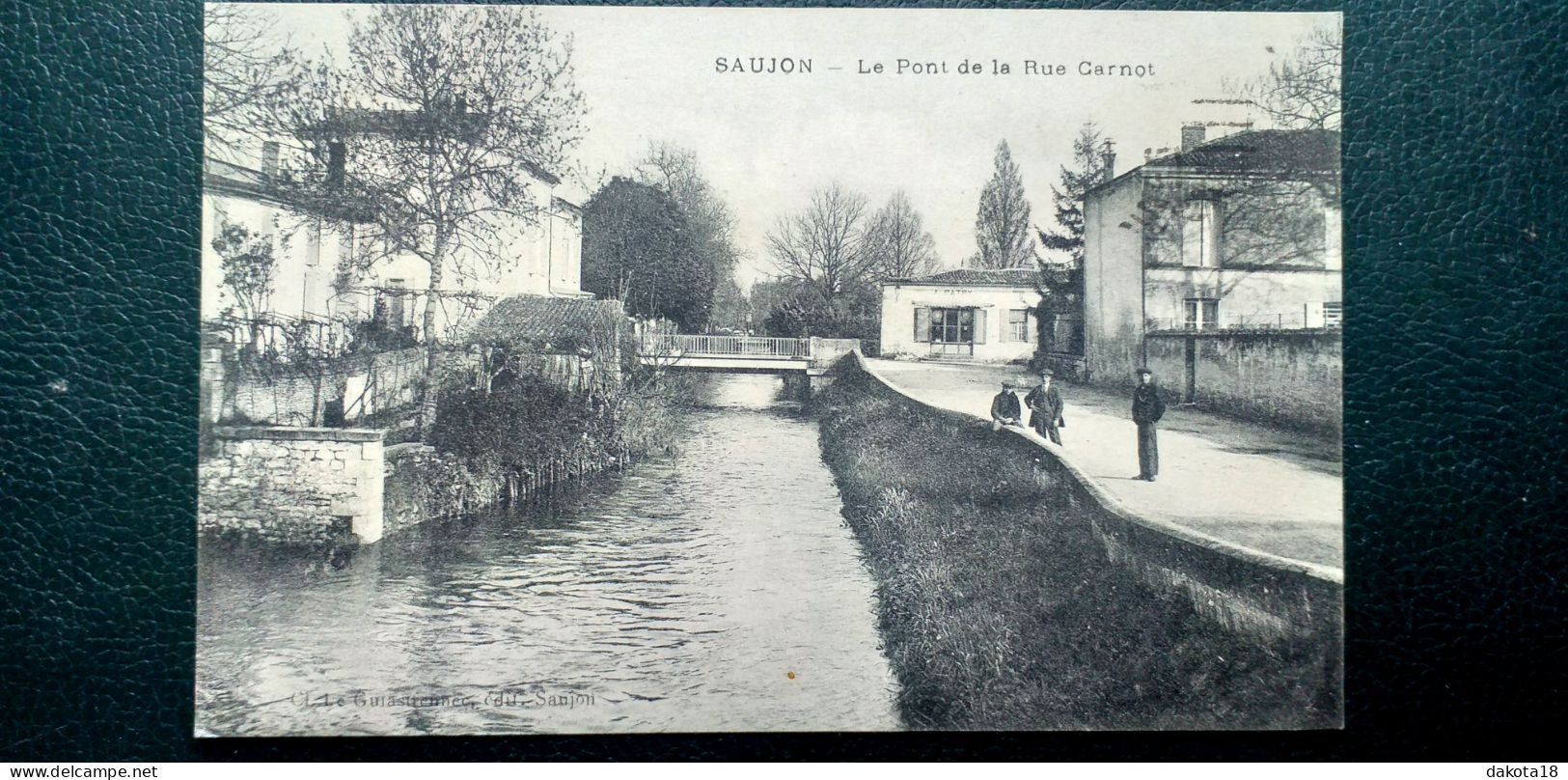 17 , Saujon , Le Pont De La Rue Carnot En 1918 - Saujon