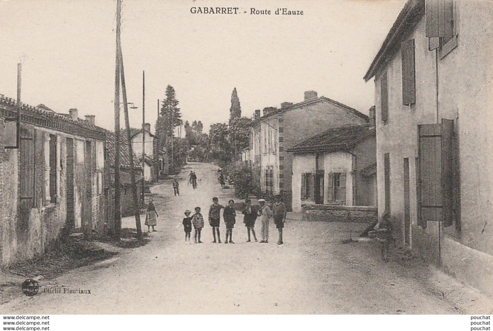 F10- 40) GABARRET (LANDES) ROUTE D'EAUZE  - (ANIMEE - ECOLIERS - VILLAGEOIS - 2 SCANS)  - Gabarret