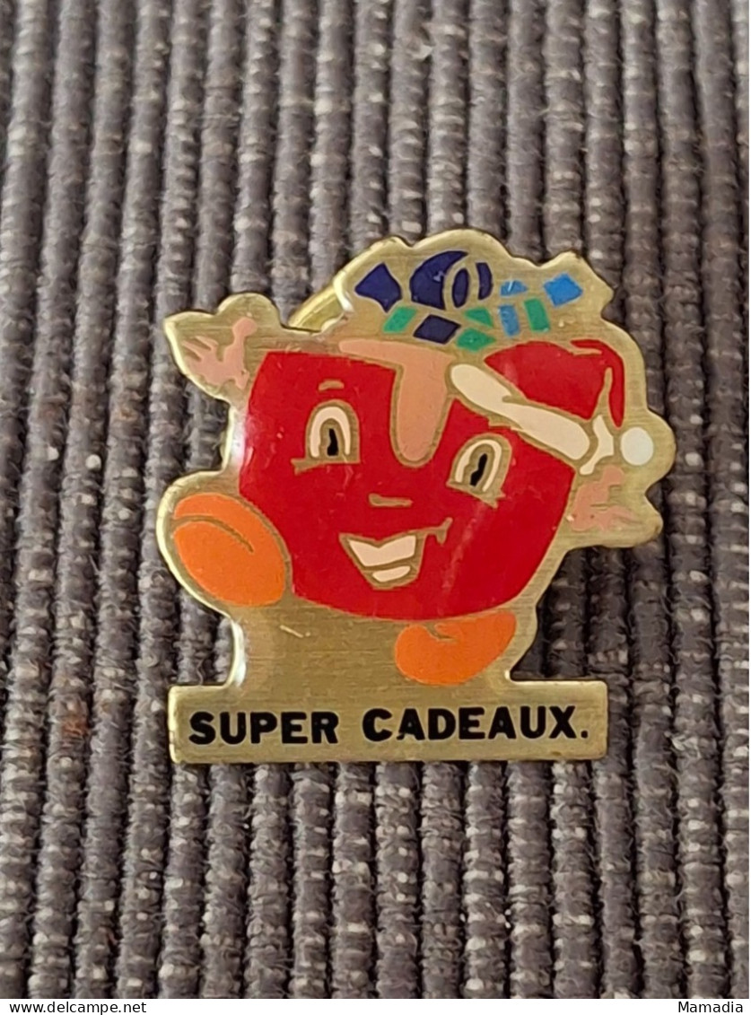 PIN'S PINS MAGASIN SUPERMARCHE HYPERMARCHE SUPER U SUPER CADEAUX - Levensmiddelen