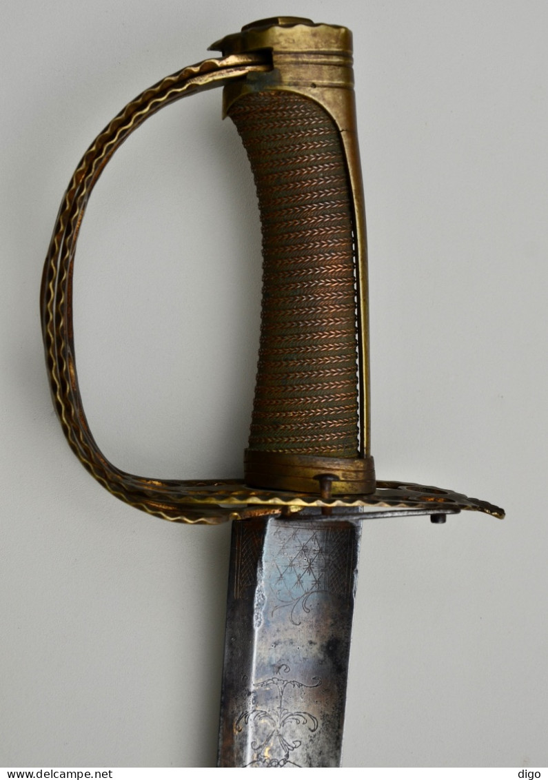 Sabre à garde tournante d’officier d’infanterie ou garde nationale, monarchie constitutionnelle révolution, parfait état