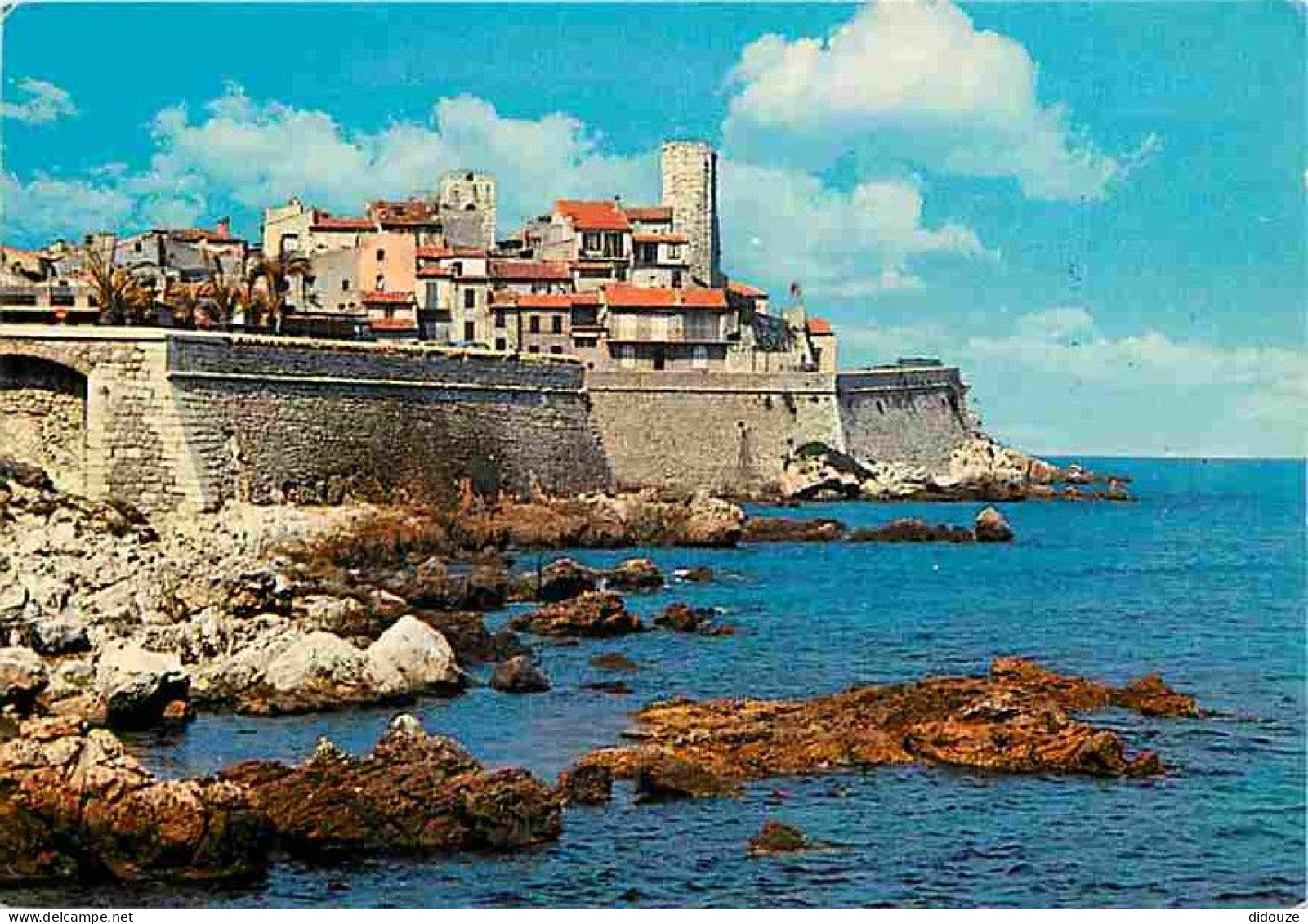 06 - Antibes - Les Remparts - La Vieille Ville Et Ses Remparts - CPM - Voir Scans Recto-Verso - Antibes - Les Remparts