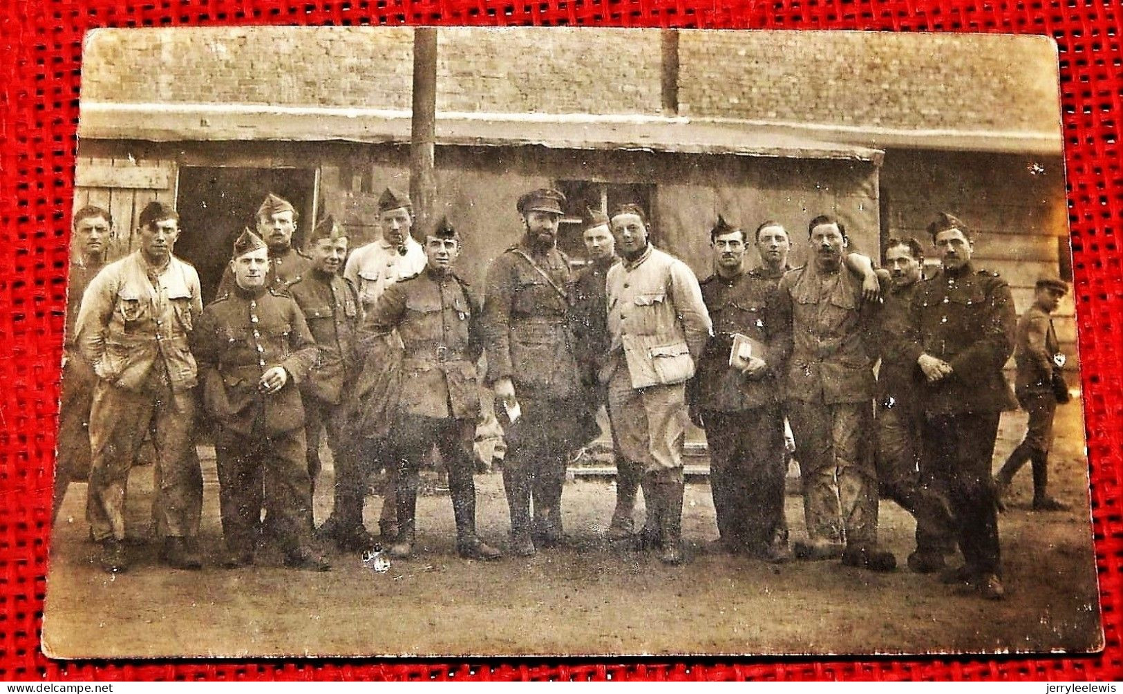 MILITARIA  -  Soldats - Photo De Groupe - Uniformi