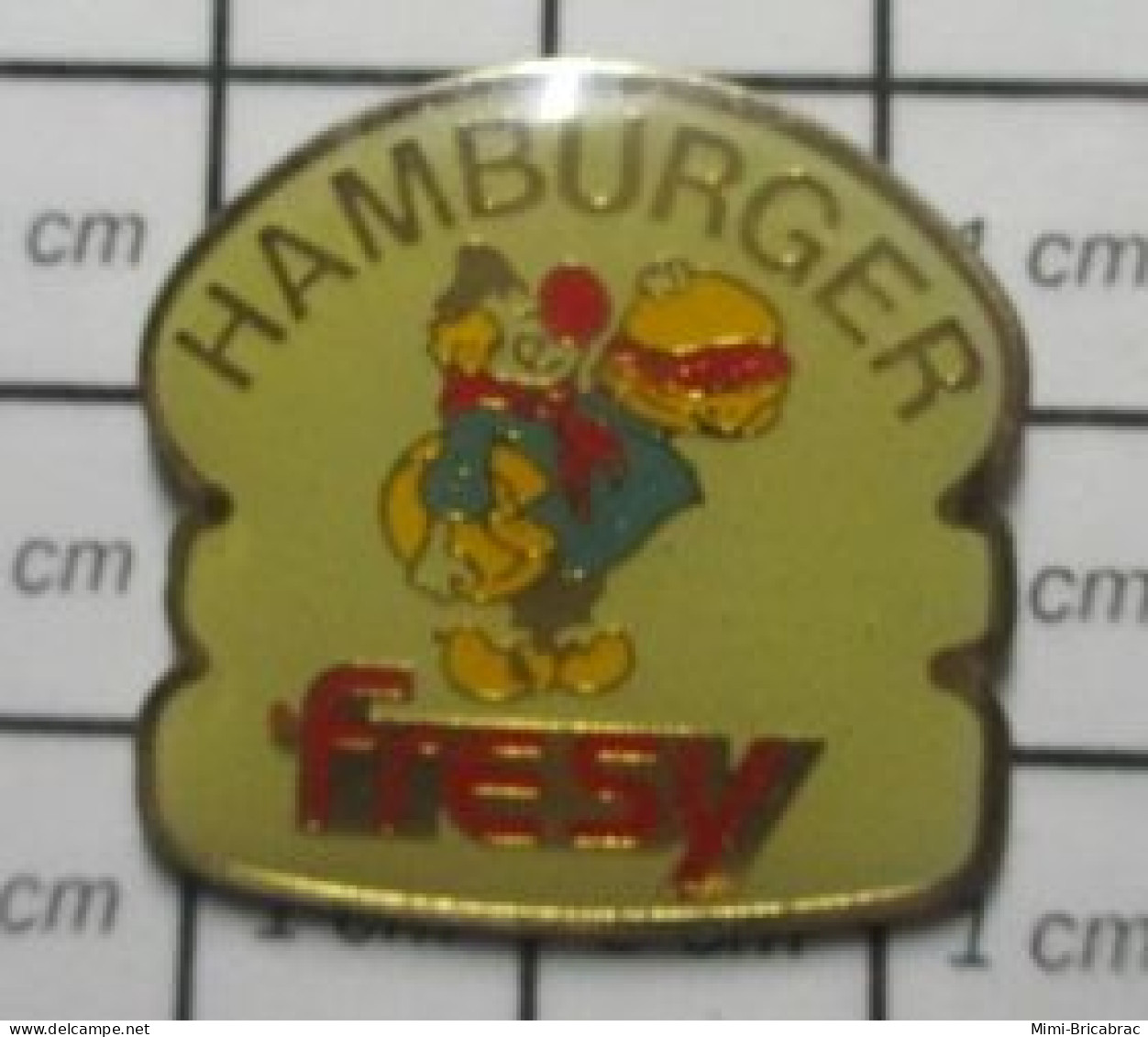 615A Pin's Pins / Beau Et Rare / ALIMENTATION / HAMBURGER FRESY CLOWN - Lebensmittel