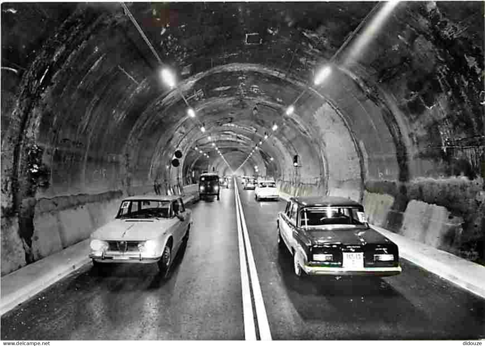 Automobiles - Courmayeur - Le Nouveau Tunnel Du Mont Blanc - CPM - Voir Scans Recto-Verso - PKW