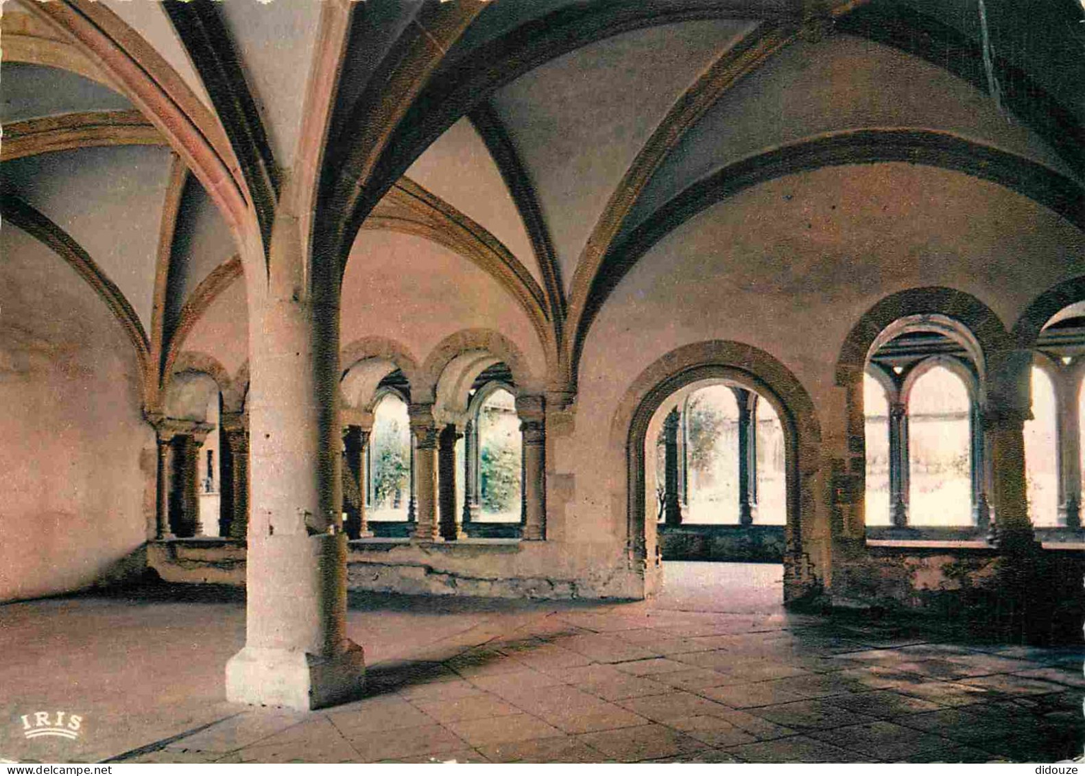 42 - Charlieu - Abbaye Bénédictine - Salle Capitulaire - CPM - Voir Scans Recto-Verso - Charlieu