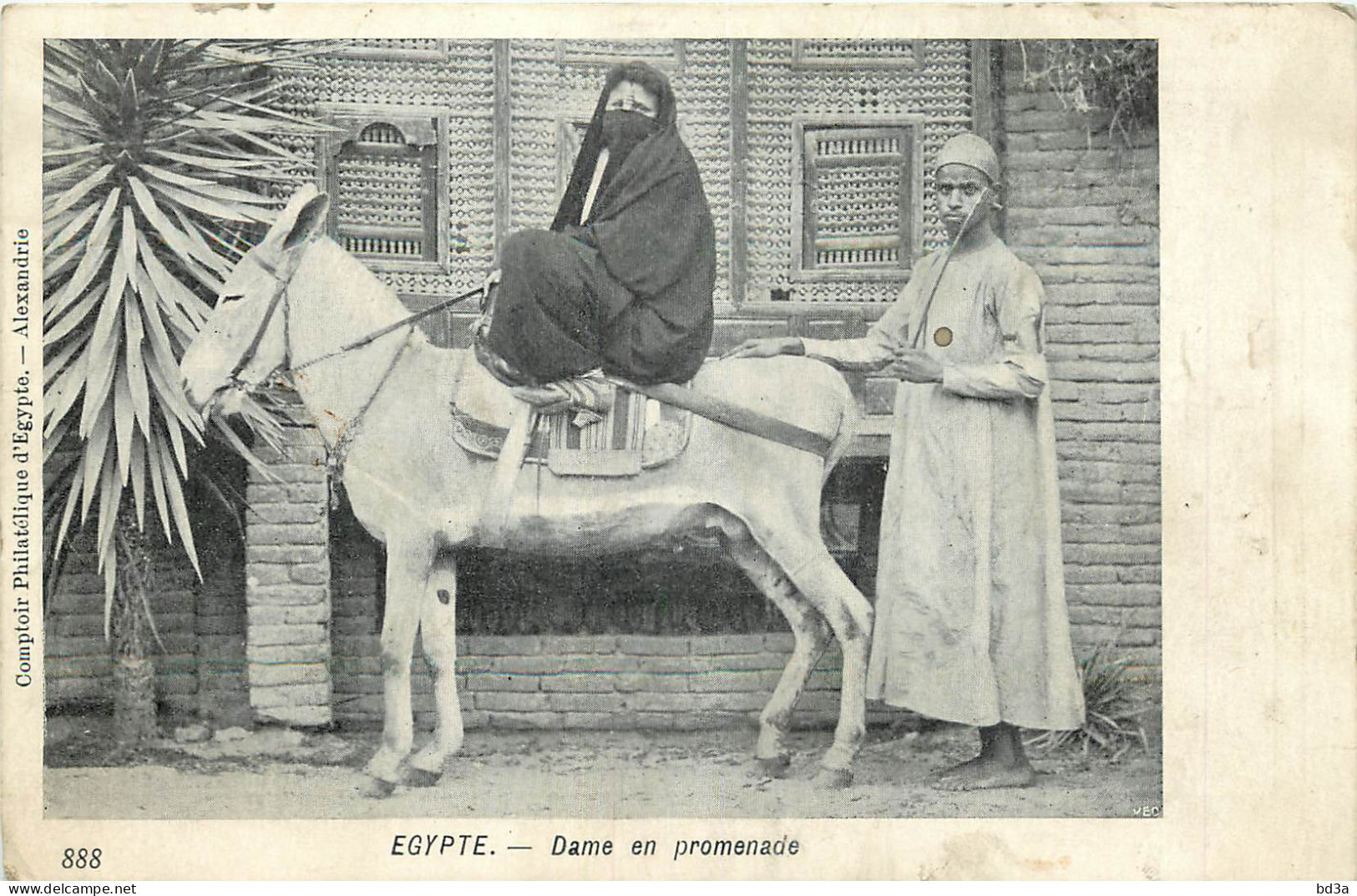 EGYPTE DAME EN PROMENADE - Personas