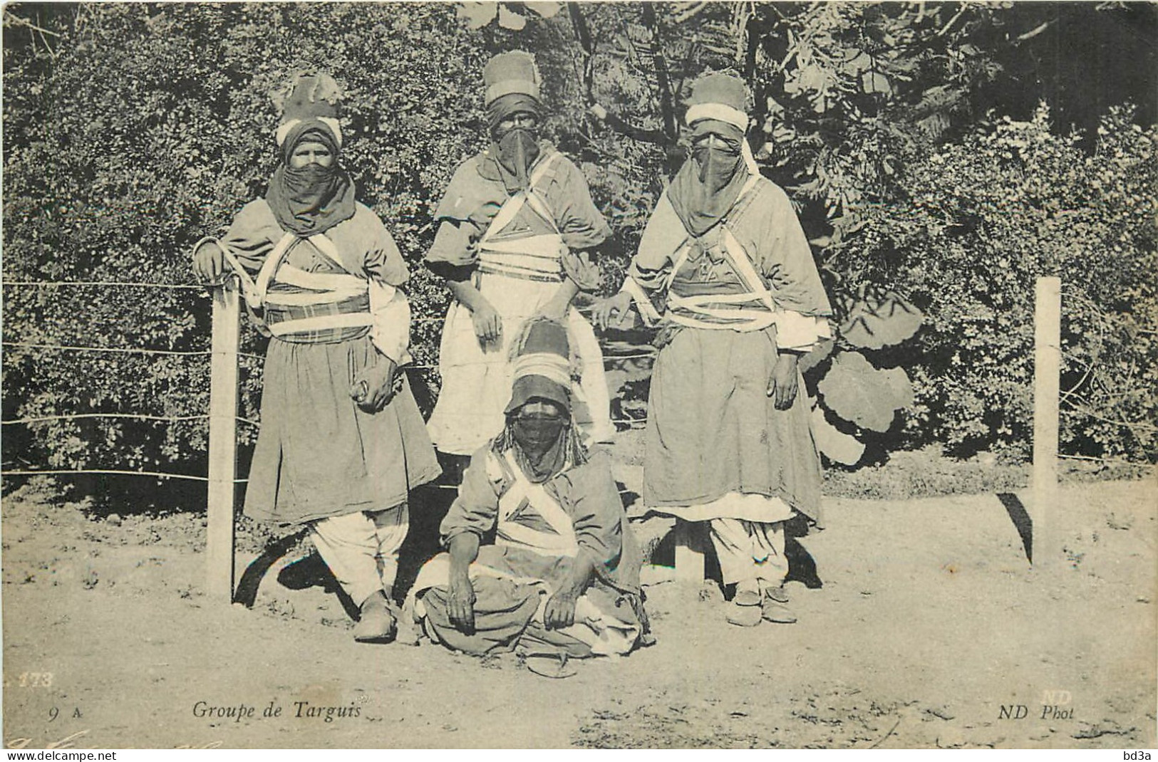 ALGERIE  GROUPE DE TARGUIS - Hombres