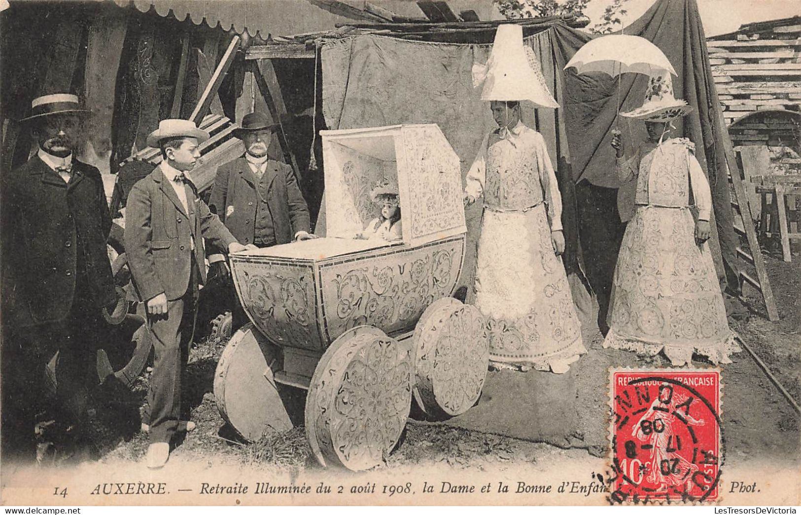 FRANCE - Auxerre - Retraite Illuminée Du 2 Août 1908 - La Dame Et La Bonne D'enfant - Animé - Carte Postale Ancienne - Auxerre