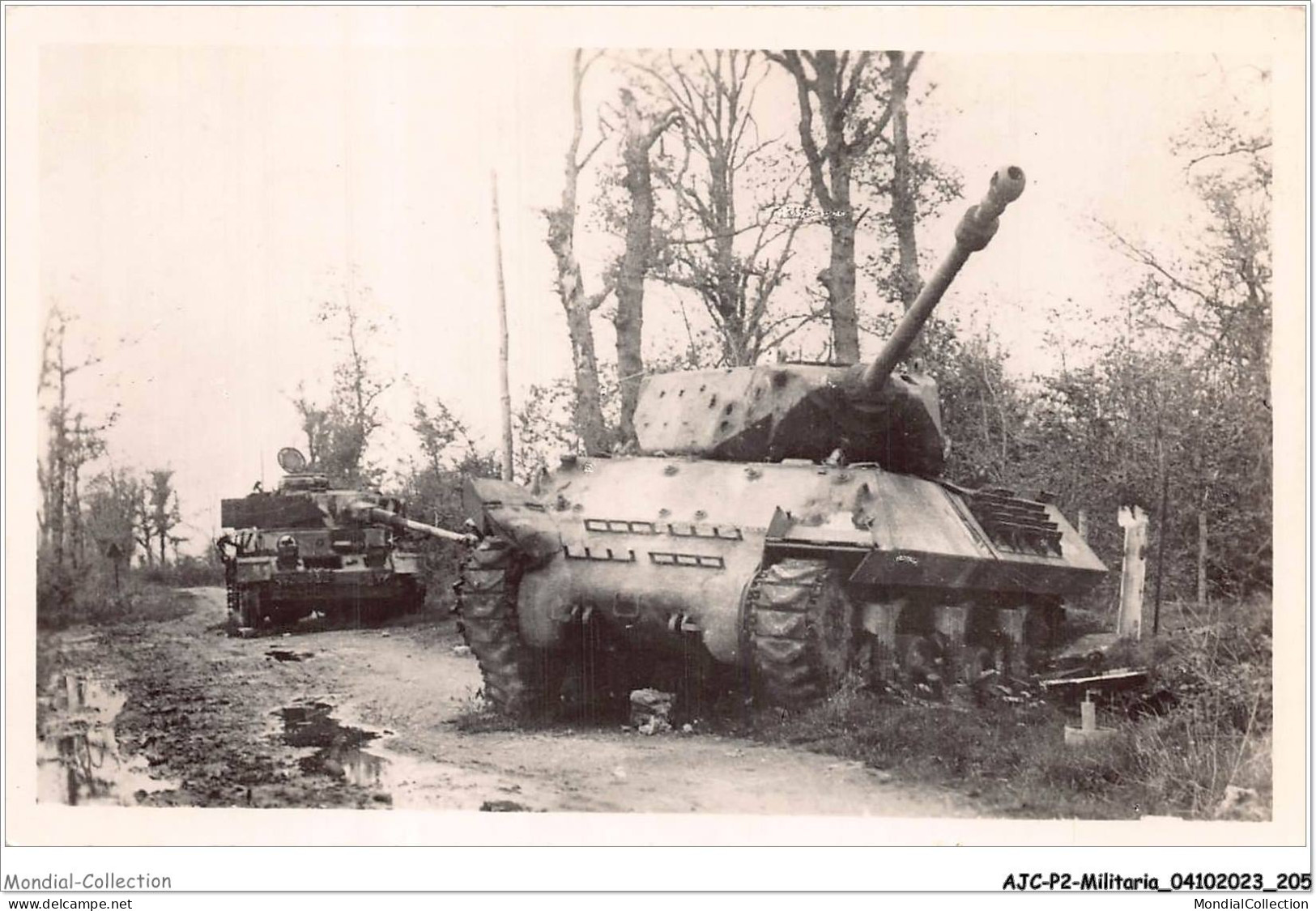 AJCP2-0207 - MILITARIA - BATAILLE DE NORMANDIE - TANKS - Guerra 1939-45