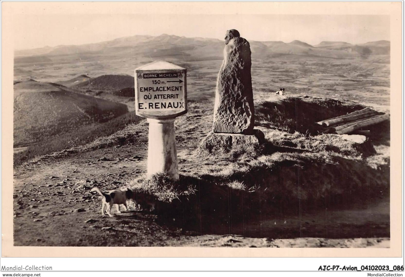 AJCP7-0668- AVION - LE MONUMENT COMMEMORATIF DE L'ATTERRISSAGE DE L'AVIATEUR RENAUX AU SOMMET DU PUY-DE-DOME - 1914-1918: 1ère Guerre