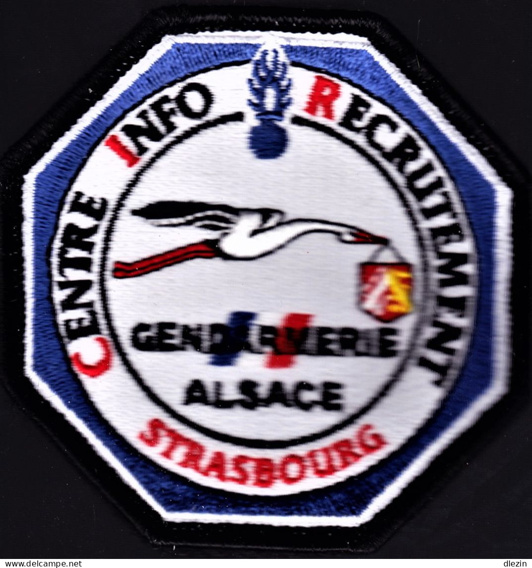 Gendarmerie Alsace. Strasbourg. Centre Info Recrutement. Titre D'épaule, Tissu Brodé, Velcro. - Esercito