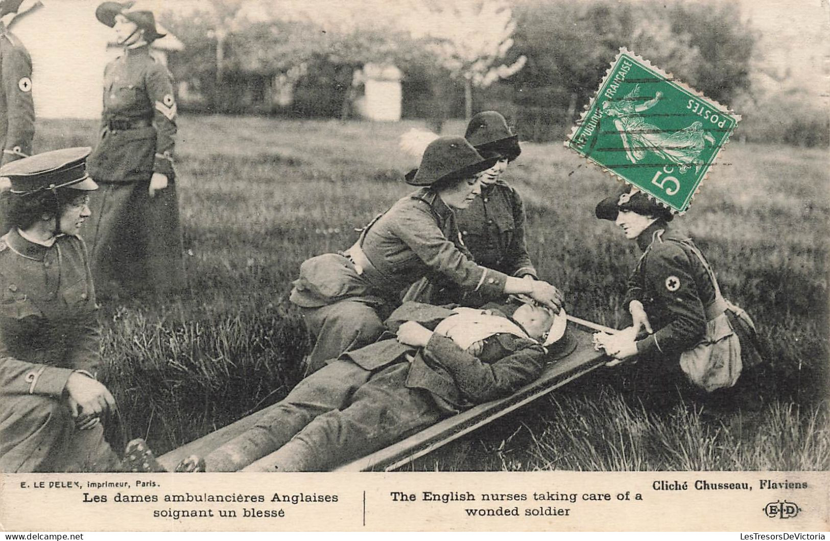 MILITARIA - Guerre - Les Dames Ambulancières Anglaises Soignant Un Blessé - Animé - Carte Postale Ancienne - Andere Kriege