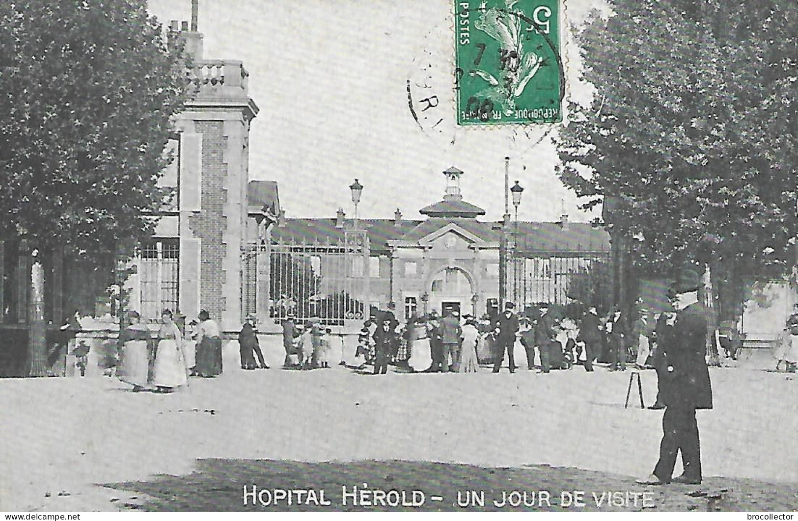 PARIS ( 19e ) - Hôpital HEROLD , Place Rhin Danube , Un Jour De Visite - Santé