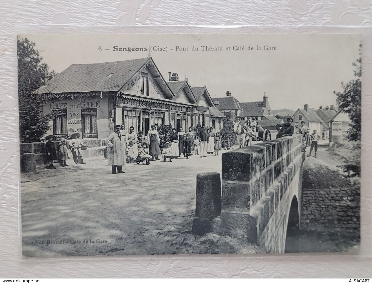 Songeons , Pont Du Thérain Et Café De La Gare - Songeons