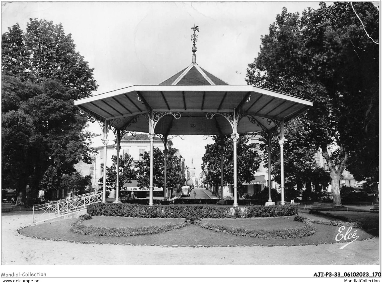 AJIP3-33-0281 - LIBOURNE - Le Kiosque Dans Le Jardin Public - Libourne