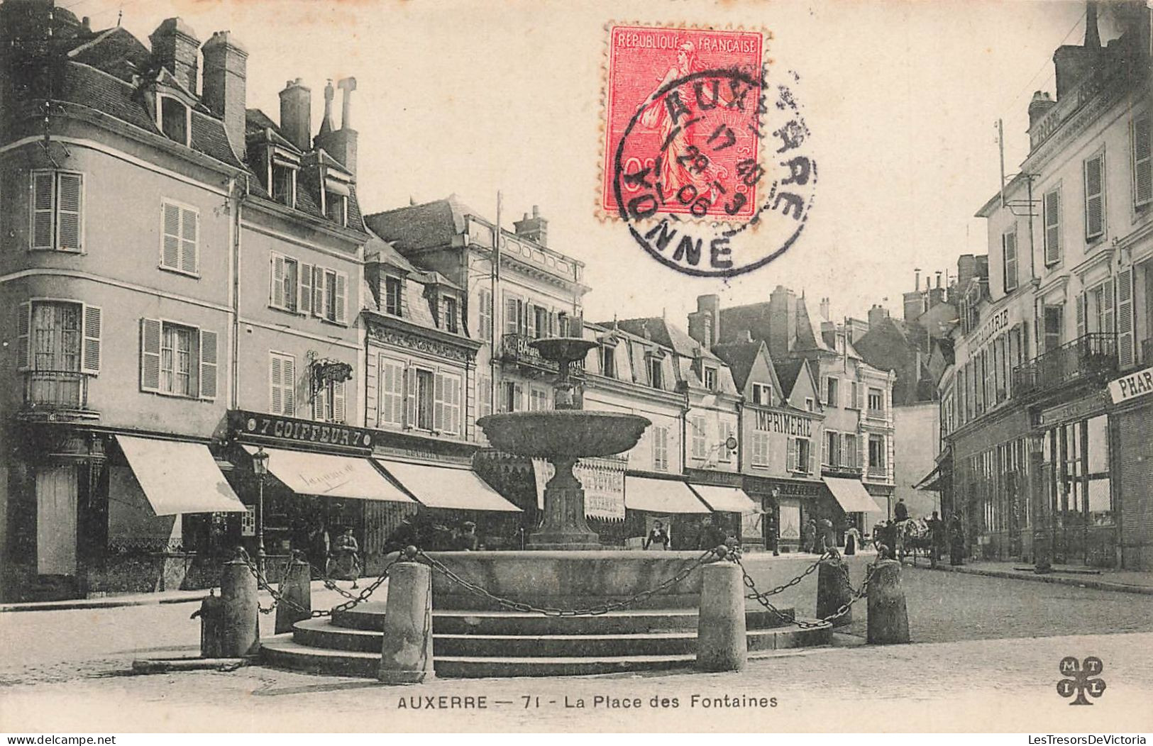 FRANCE - Auxerre - La Place Des Fontaines - Vue Panoramique - Animé - Carte Postale Ancienne - Auxerre