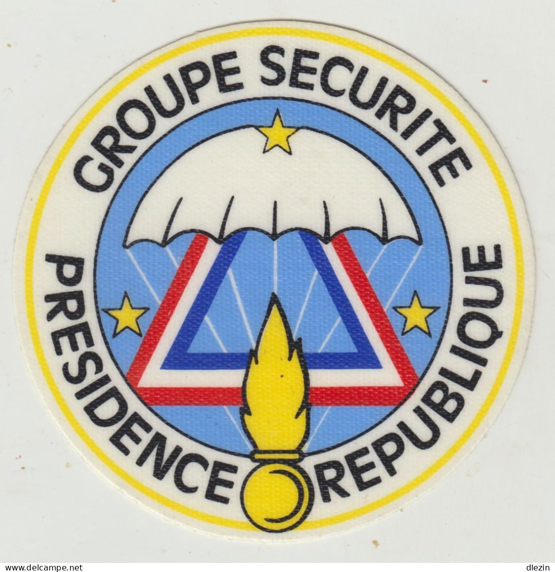 Gendarmerie. GSPR. Groupe De Sécurité De La Présidence De La République. Titre D'épaule Tissu Plastifié. Au Verso "G 314 - Esercito